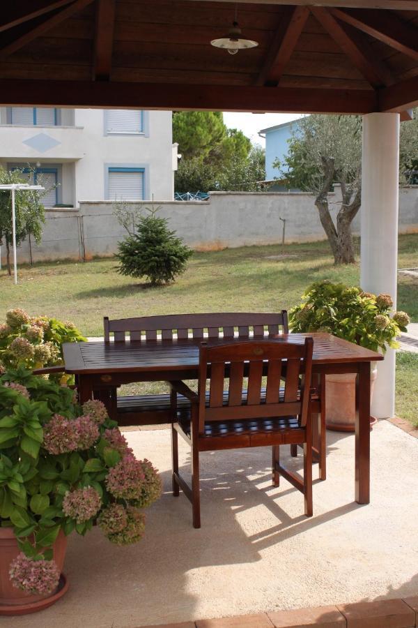 Apartments With A Parking Space Valbandon, Fazana - 7296 Štinjan Esterno foto