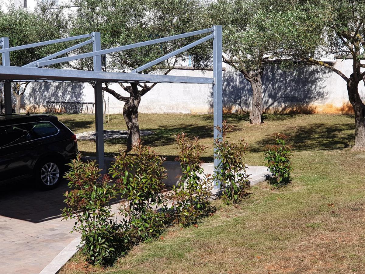 Apartments With A Parking Space Valbandon, Fazana - 7296 Štinjan Esterno foto